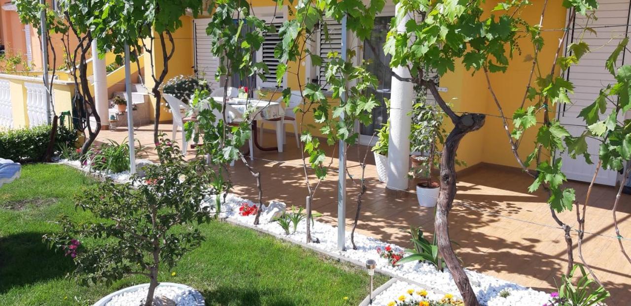 Apartman Apartment And Room Hudoletnjak
