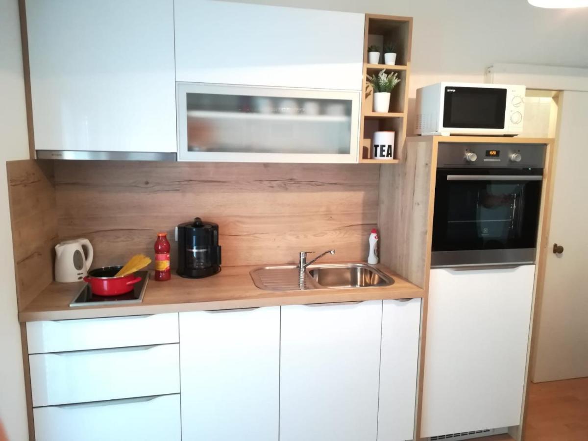 Apartman Apartment And Room Hudoletnjak *
