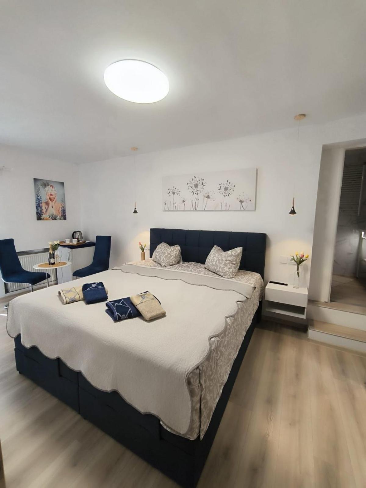Apartment And Room Hudoletnjak Apartman Silo (Krk)